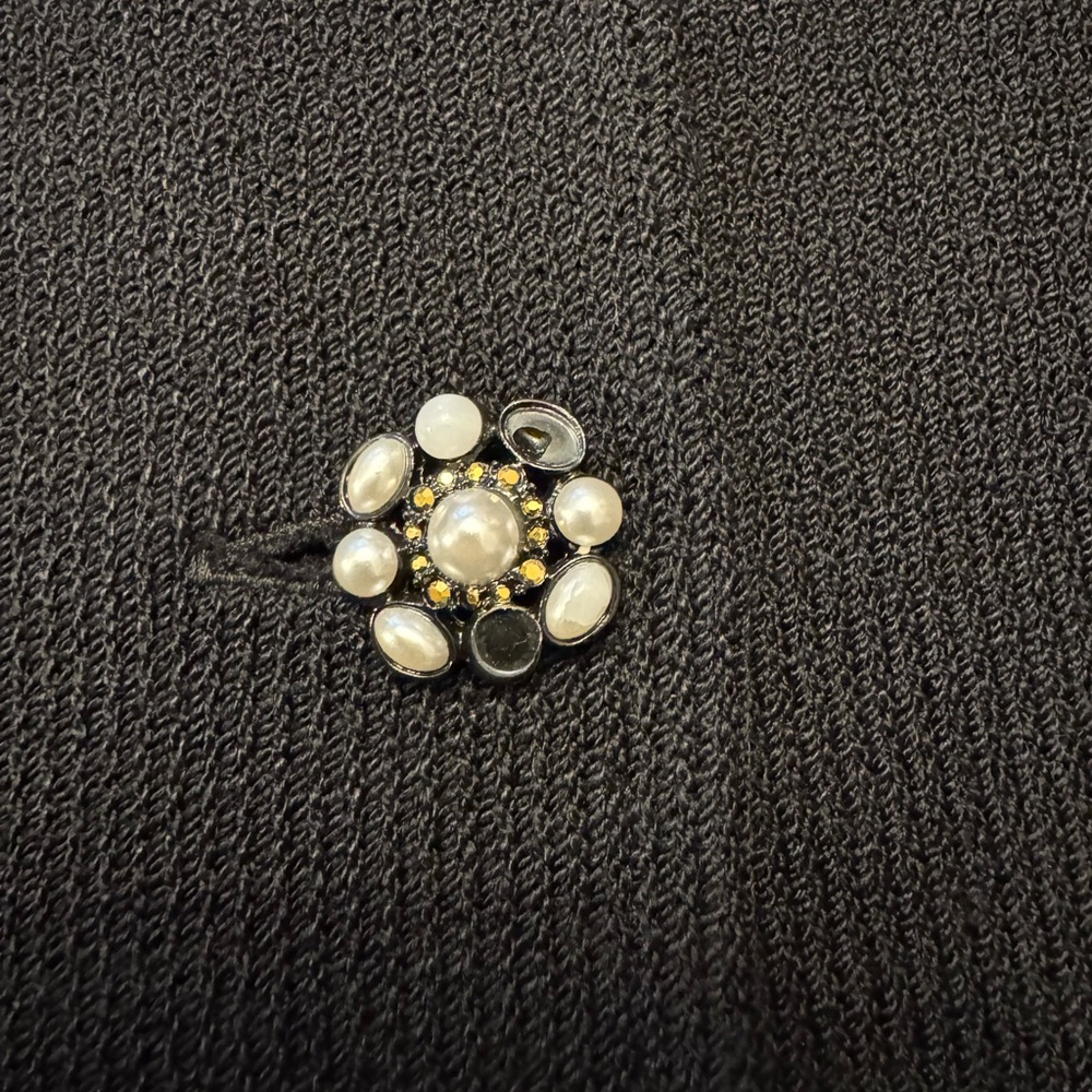 ❤️St John Dark Navy Santana Knit Jacket with Pearls and Sequins.  Size 10.. - Picture 16 of 16